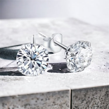 925 Cubic Zirconia Simple Stud Earrings 6mm